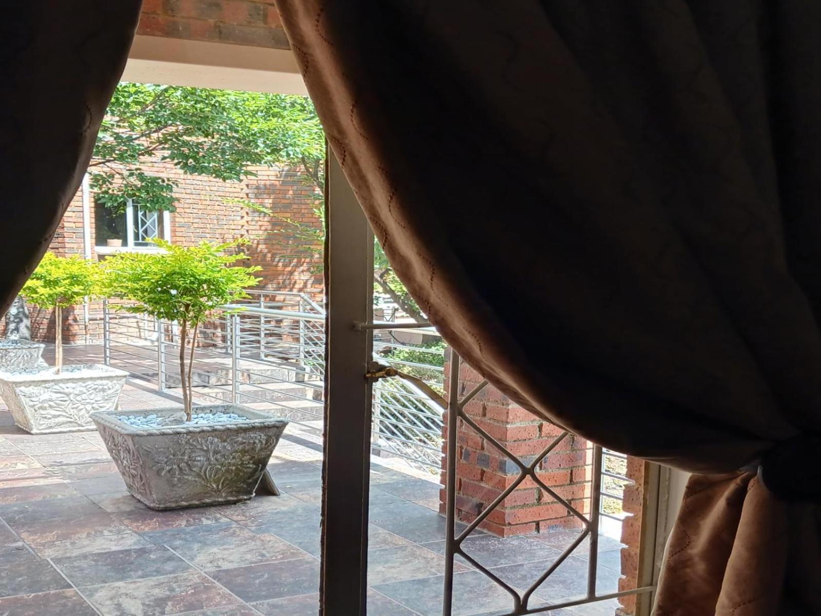 Hotel Blue Sky Manor Roodepoort Zimmer foto